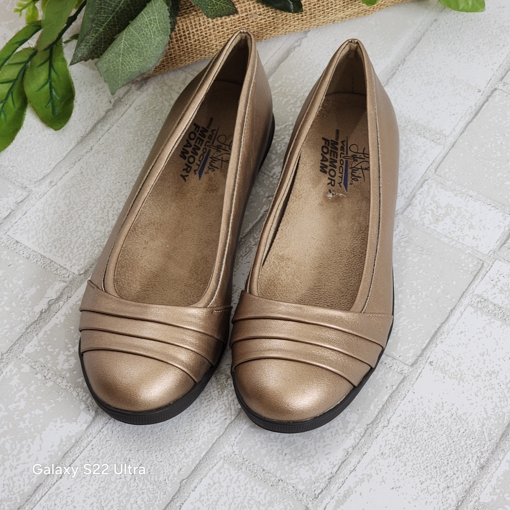 Life Stride Bronze Flats for Women
